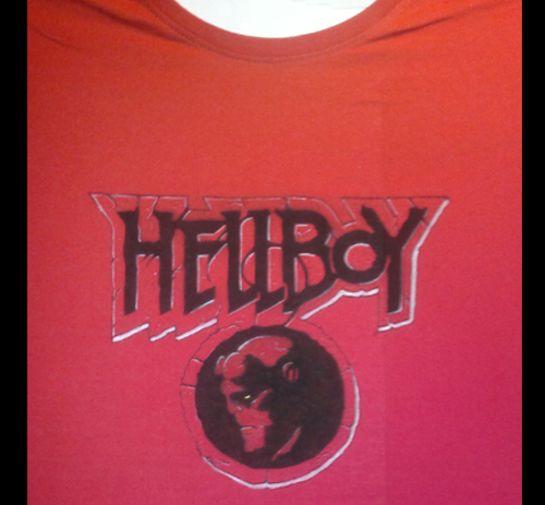 Camiseta Hellboy delantera